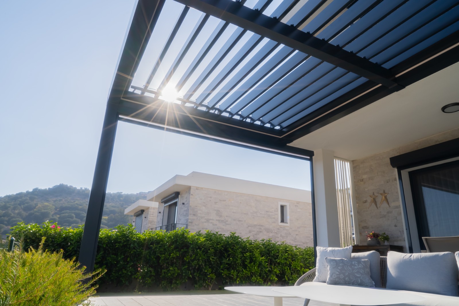 Pose de pergola Beaucroissant